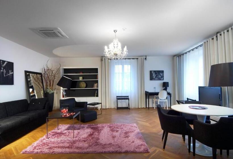 Apartamento 1 Dormitório, Aplaus