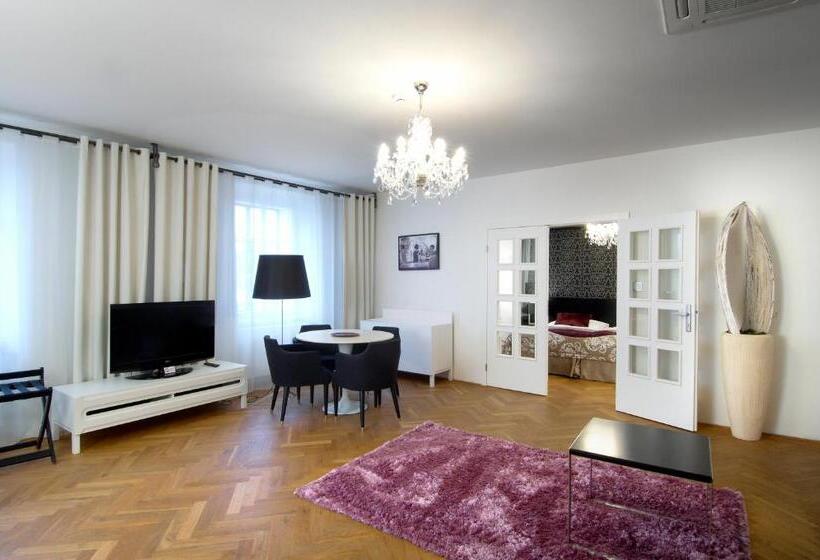 Apartamento 1 Dormitório, Aplaus