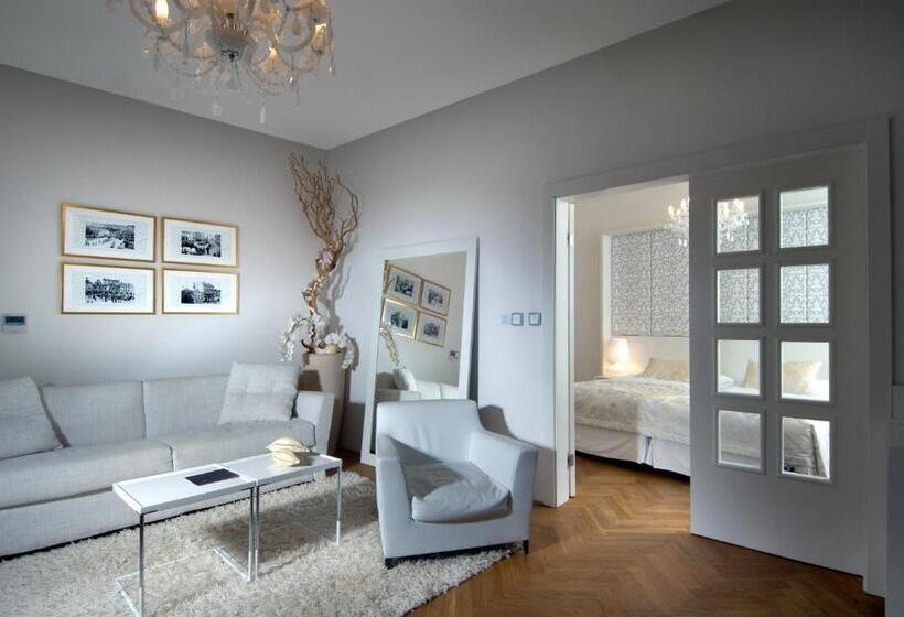 Apartamento 1 Dormitório, Aplaus