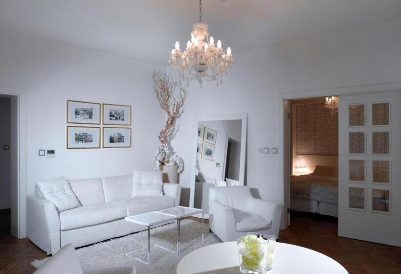 Apartamento 1 Dormitório, Aplaus