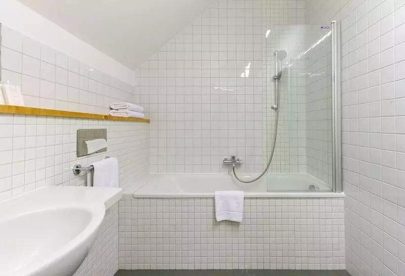 Quarto clássico, Aplaus