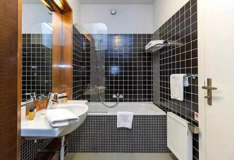Quarto deluxe, Aplaus