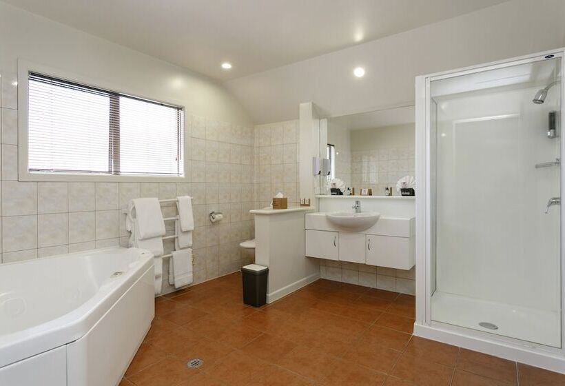 家庭间, Baycrest Thermal Lodge