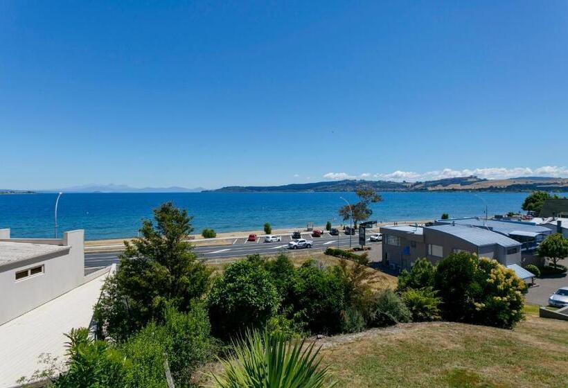 标准工作室带阳台, Baycrest Thermal Lodge