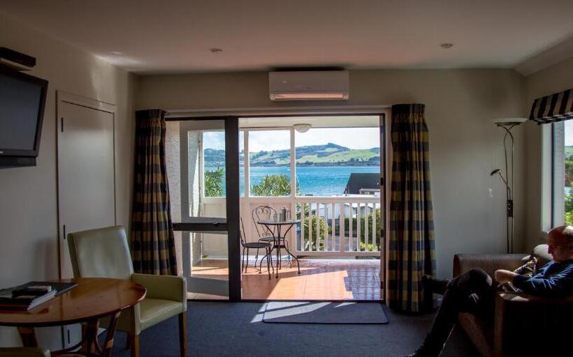 标准工作室带阳台, Baycrest Thermal Lodge