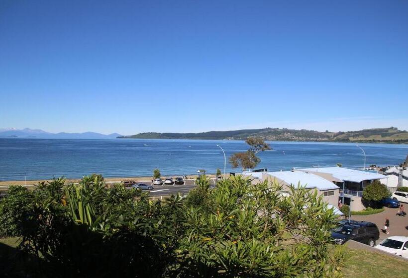 标准工作室带阳台, Baycrest Thermal Lodge