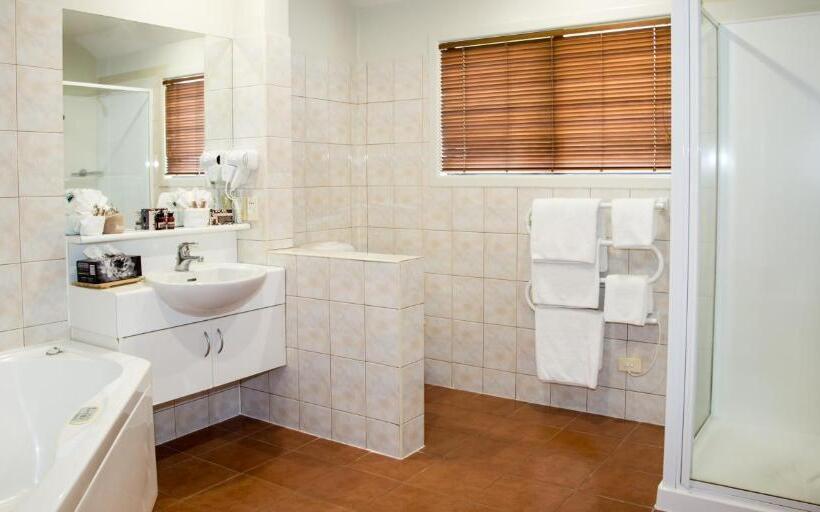 家庭间, Baycrest Thermal Lodge