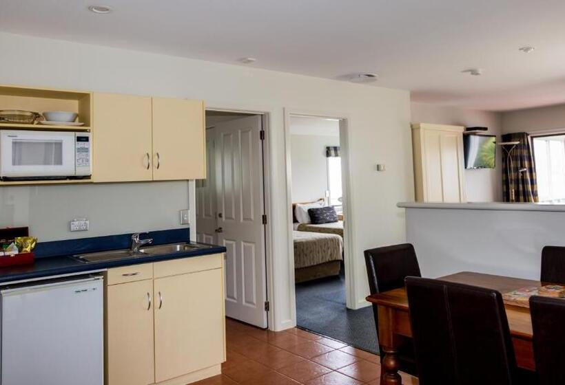 家庭间, Baycrest Thermal Lodge