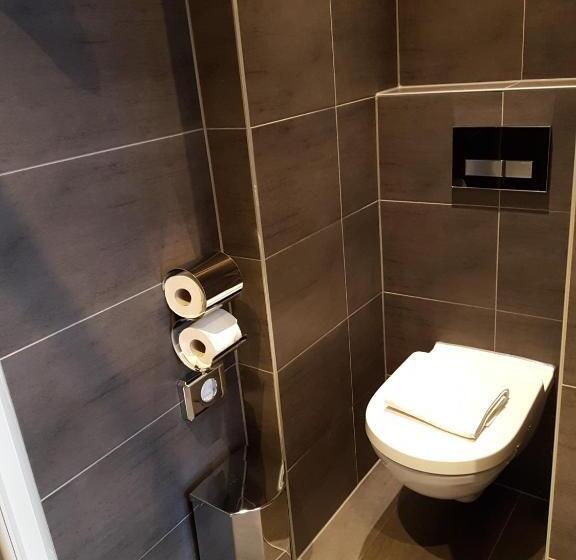 5人标间, Bor Scheveningen