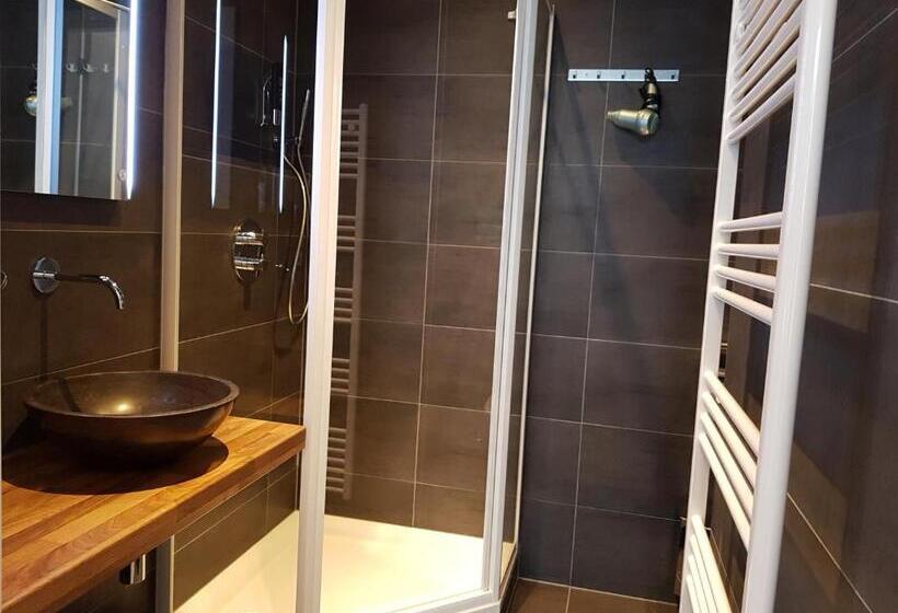 5人标间, Bor Scheveningen