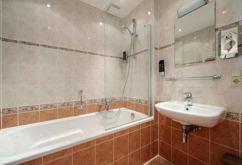 标准间, Bor Scheveningen