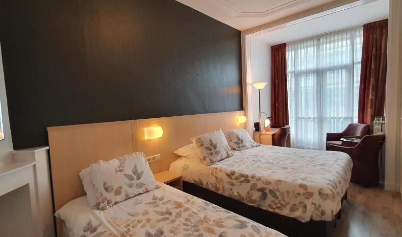 标准三人间, Bor Scheveningen