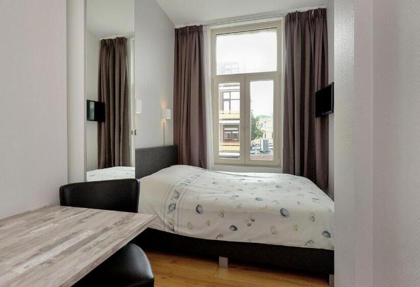 基本间, Bor Scheveningen