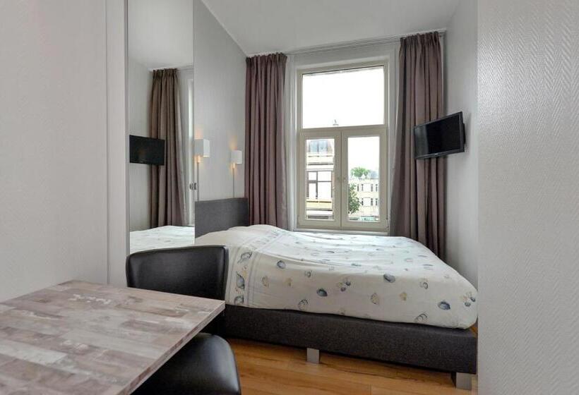 基本间, Bor Scheveningen