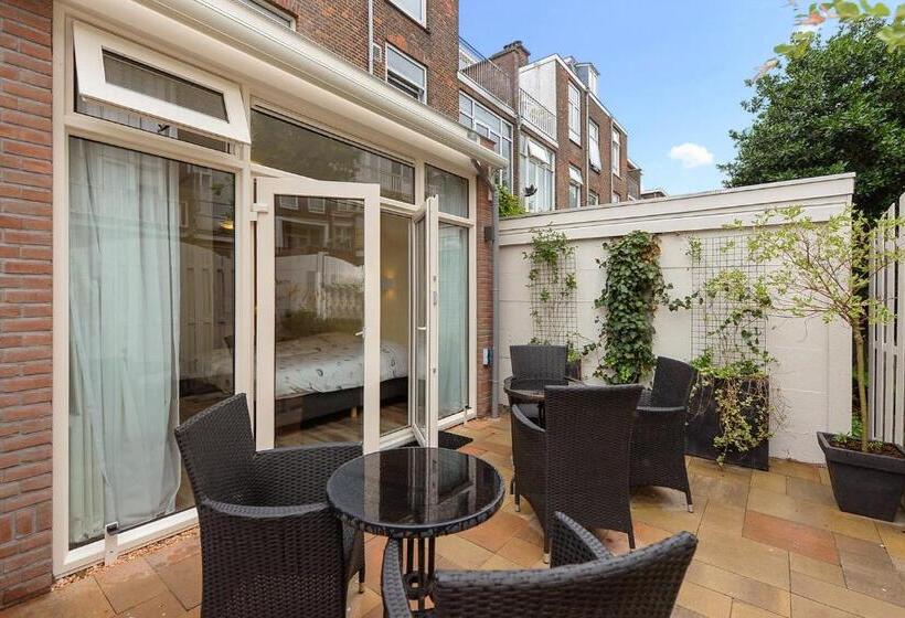 四人标准间, Bor Scheveningen