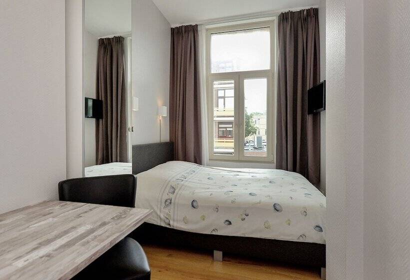 基本间, Bor Scheveningen