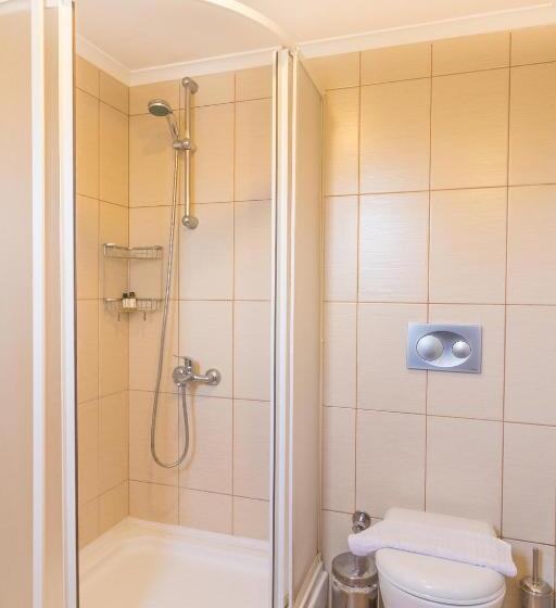 شقة غرفتين, Dost