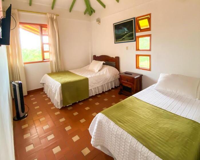 基本三人间, Ecohotel La Casona Pereira