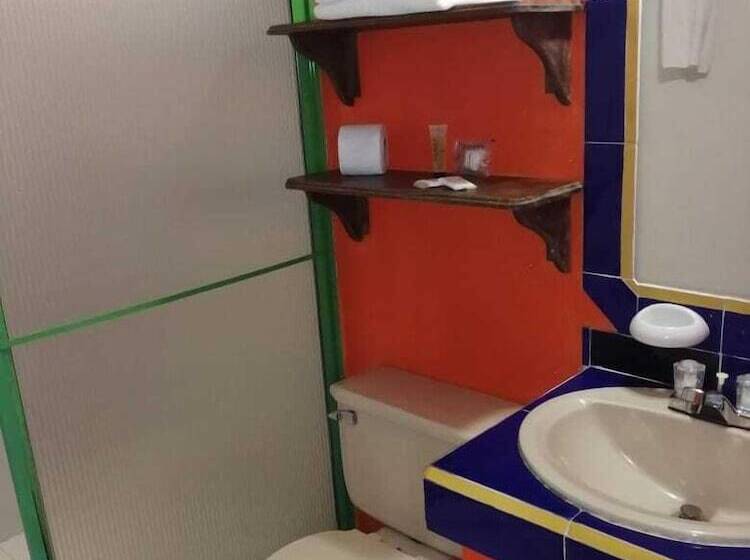 اتاق ساده سه‌ نفره, Ecohotel La Casona Pereira