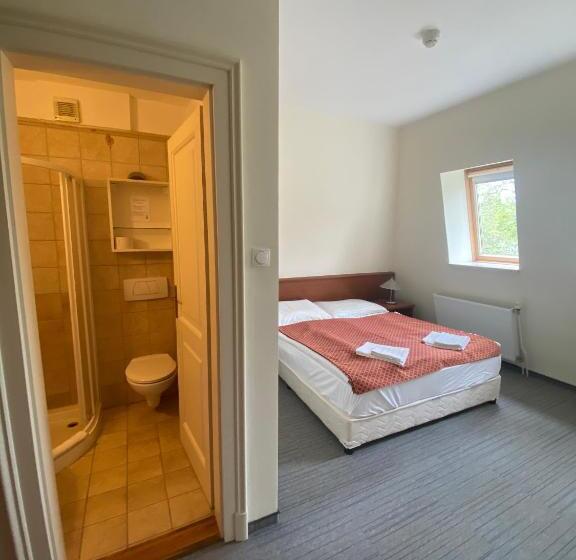 침실 1개 아파트, Főnix