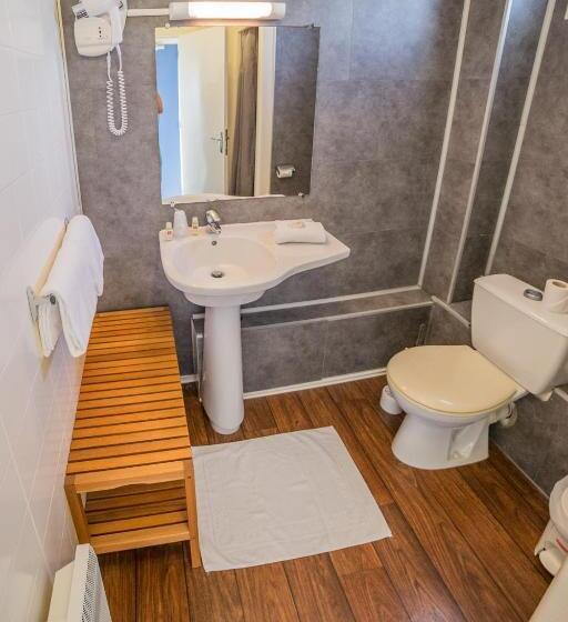 トリプルクラシックルーム, Hôtel De La Vendée