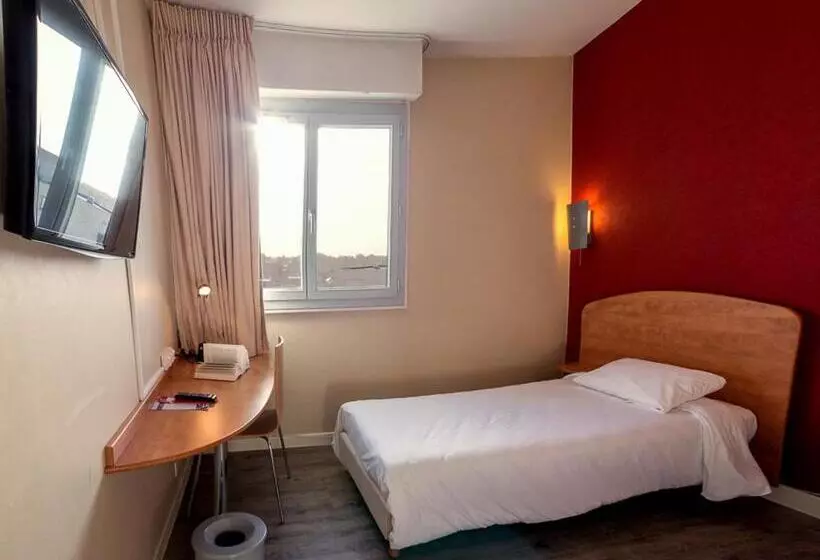 اتاق کلاسیک سه تخته, Hôtel De La Vendée