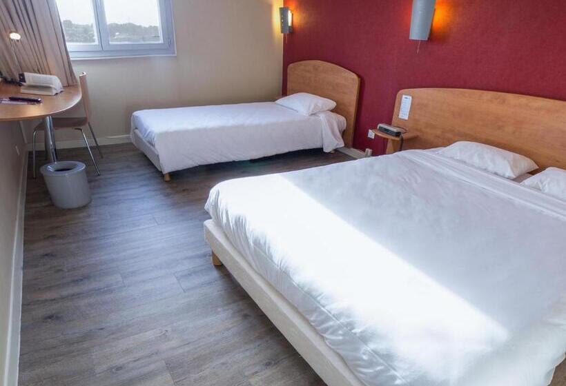 Трехместный Номер Классика, Hôtel De La Vendée