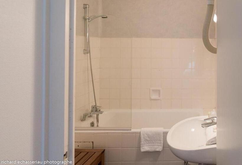 غرفة كلاسيكية رباعية, Hôtel De La Vendée