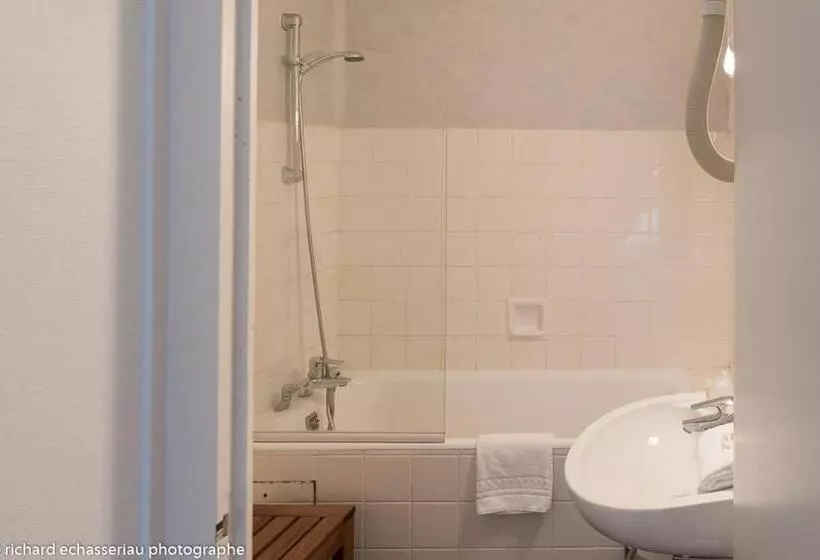 اتاق کلاسیک چهارنفره, Hôtel De La Vendée