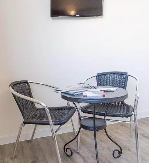 اتاق کلاسیک چهارنفره, Hôtel De La Vendée