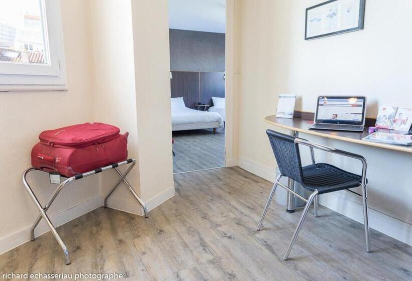 غرفة كلاسيكية رباعية, Hôtel De La Vendée