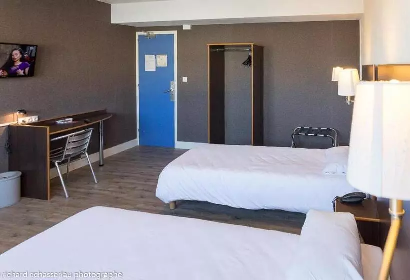 اتاق پریمیوم سه تخته, Hôtel De La Vendée