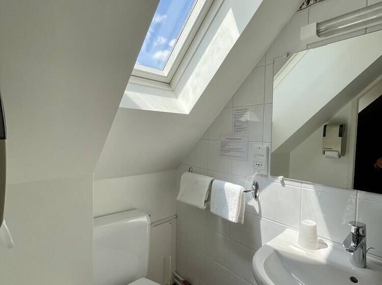 اتاق سوپریور, Hôtel De Caen