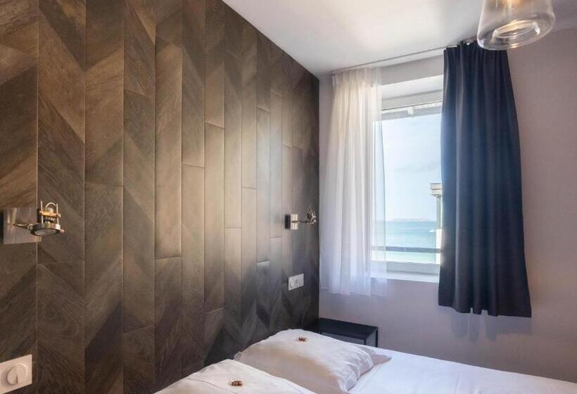 Апартаменты 1 Спальня Боковой Вид на Море, Logis Hôtel Ker Mor
