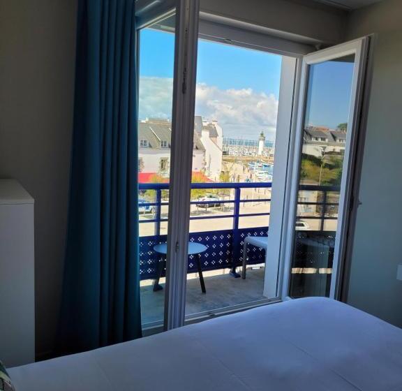 اتاق استاندارد با بالکن و چشم‌انداز دریا, Hôtel Port Haliguen