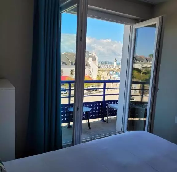 オーシャンビュースタンダードルームバルコニー付き, Hôtel Port Haliguen