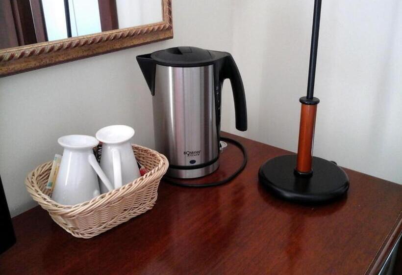 スタンダードシングルルーム, La Contrada