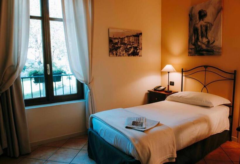 スタンダードシングルルーム, La Contrada