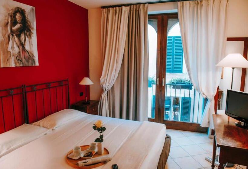 スタンダードトリプルルーム, La Contrada