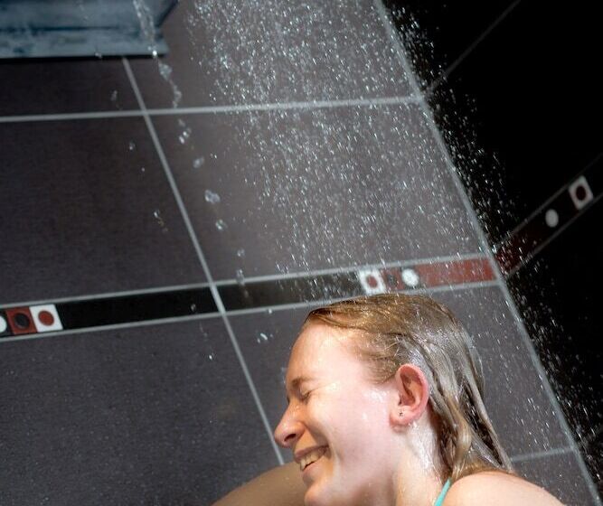 컴포트 룸, Le Menestrel