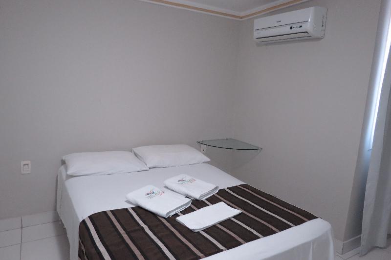 اتاق استاندارد سه نفره, Logis Manoir De Fourcy