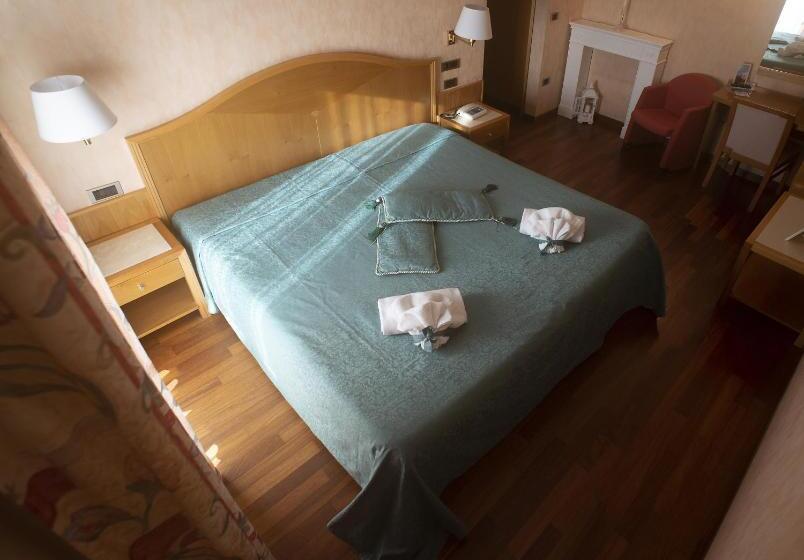 اتاق استاندارد, Lory & Ristorante Ferraro