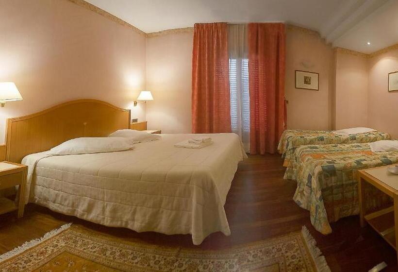 اتاق استاندارد سه نفره, Lory & Ristorante Ferraro