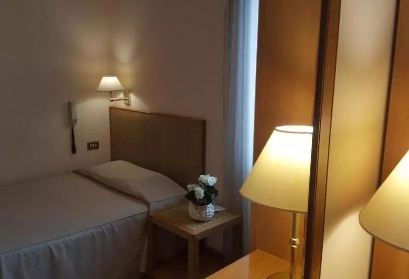 اتاق استاندارد یک نفره, Nuovo Albergo
