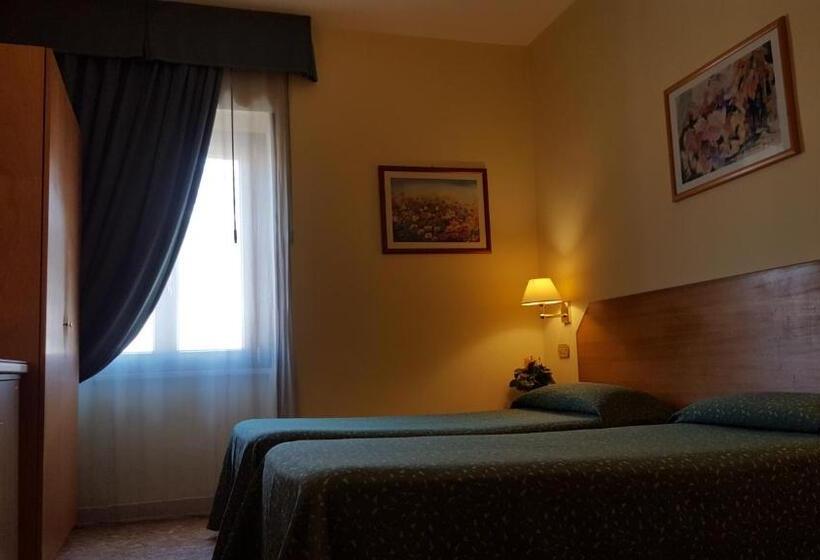 اتاق استاندارد, Nuovo Albergo