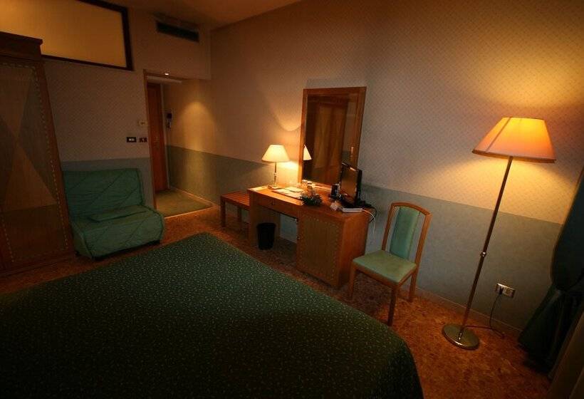 اتاق استاندارد, Nuovo Albergo