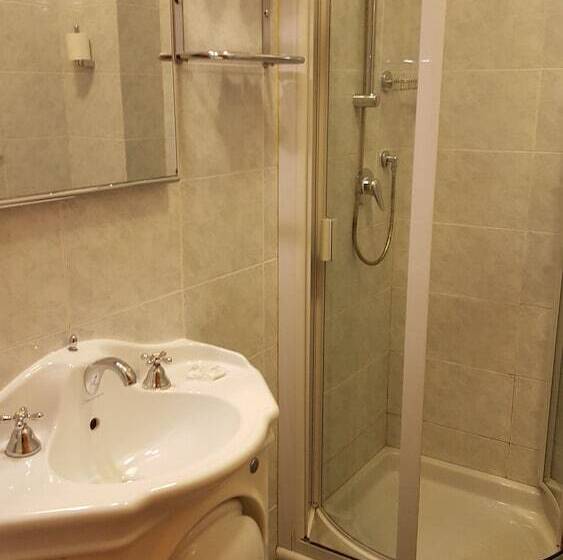 اتاق استاندارد سه نفره, Nuovo Albergo