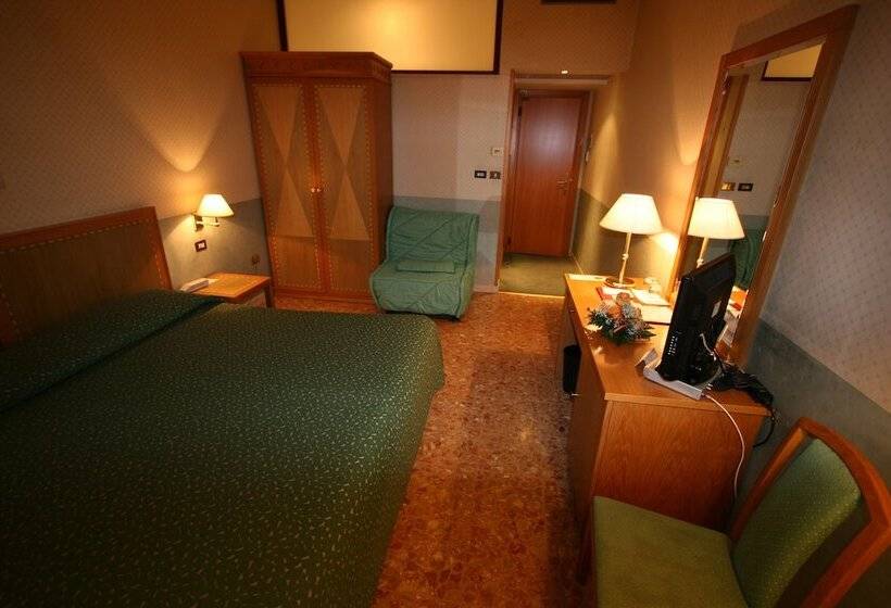 اتاق استاندارد, Nuovo Albergo