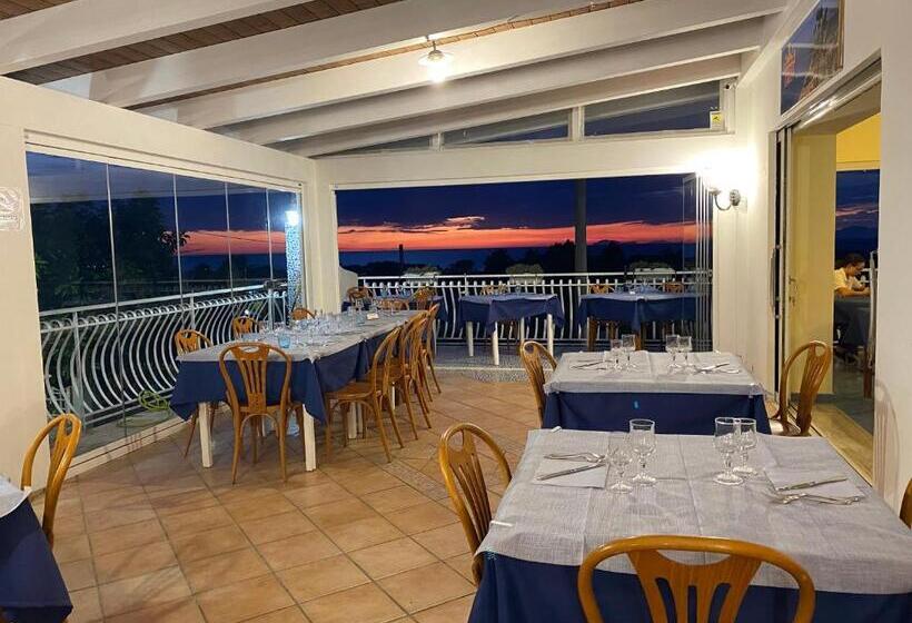 ４ベッドルームクラシックタイプ, Ristorante Colleverde