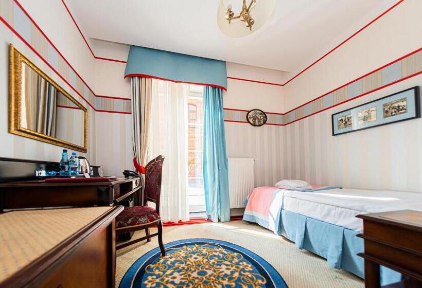 اتاق استاندارد یک نفره, St. Bruno